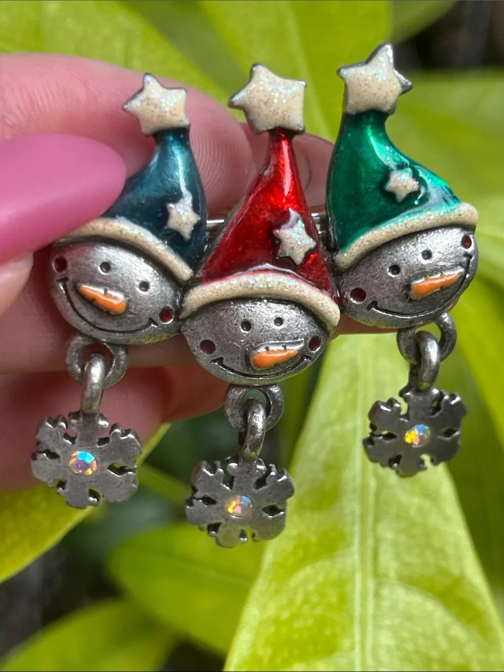 AJMC Three Snowmen Heads Dangling Snowflake Charms Christmas Brooch